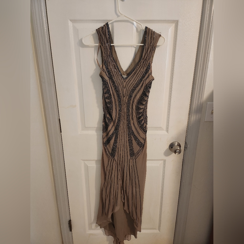 Papell Boutique beaded Evening Dress 100% Silk shell Toupe/Black size 8